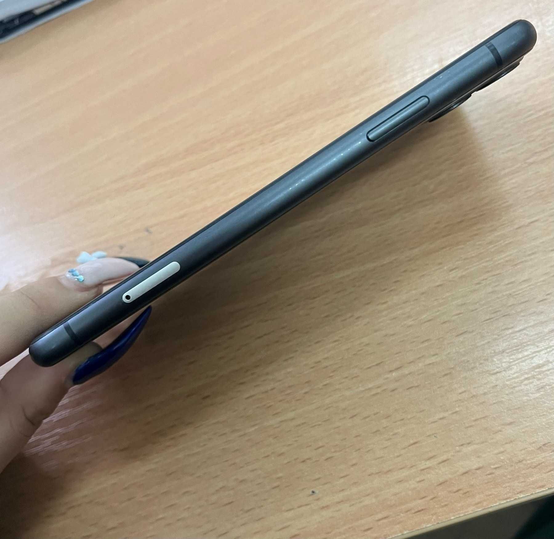 iPhone 11 pro  като нов
