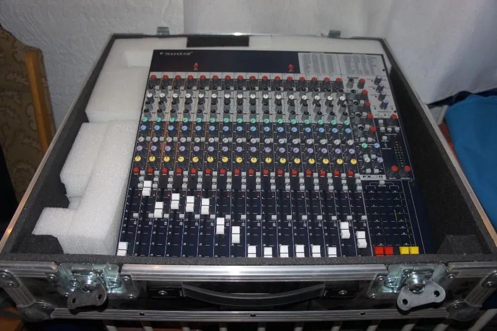 Mixer soundcraft fx16 ii + cufar