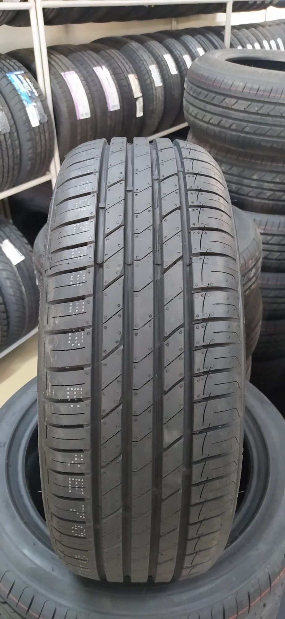 185/55R15. Roadx. H12