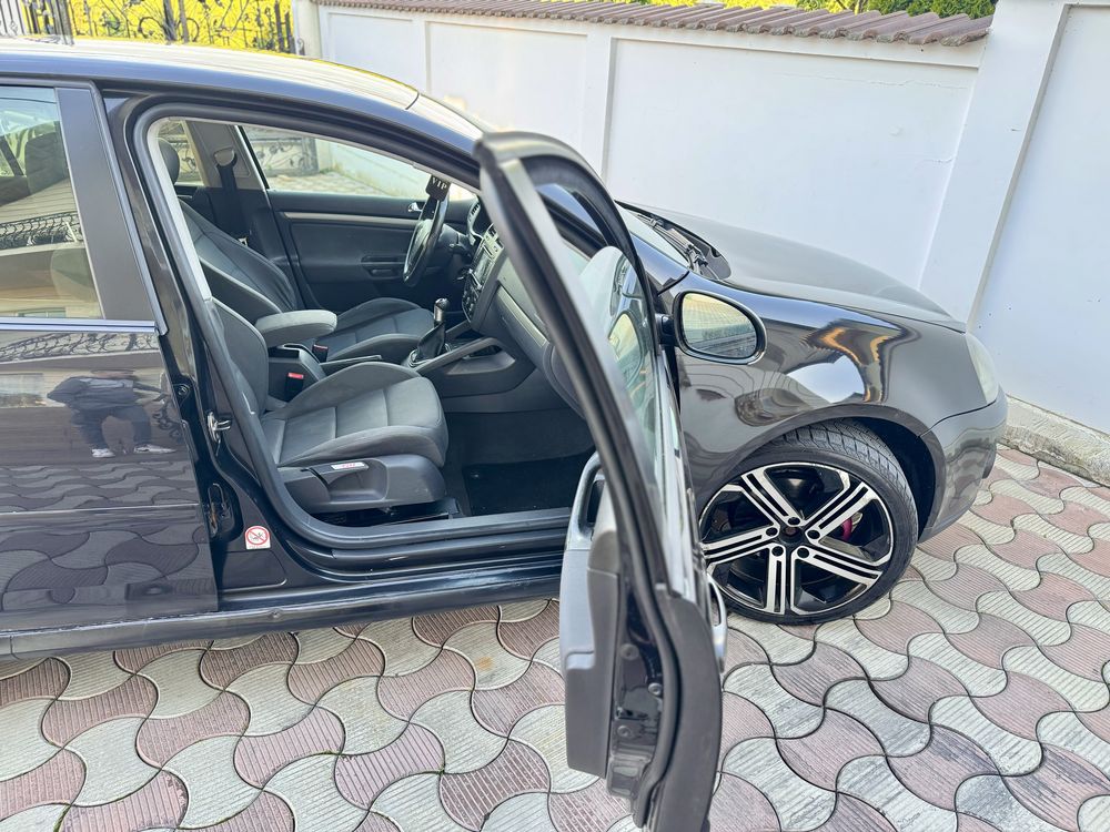 Golf 5 GTD- pachet gti - 2.0-diesel 143 cp - an 2006 -