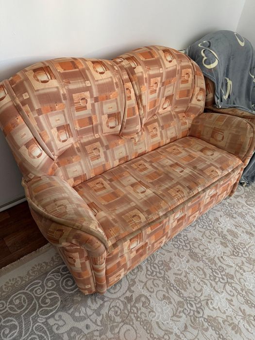 Продам 2 дивана в хорошем состоянии