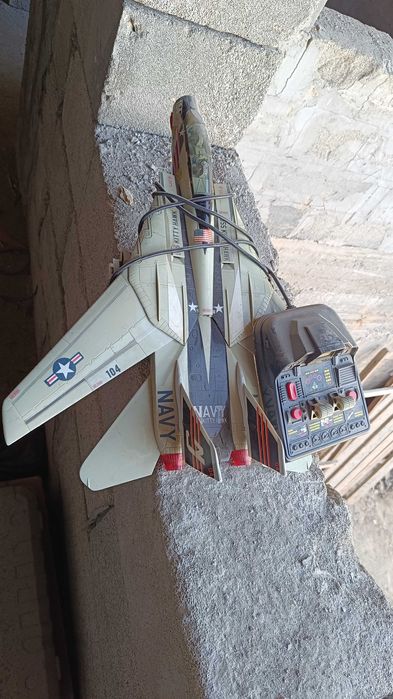 Самалёт с пультом советский игрушка