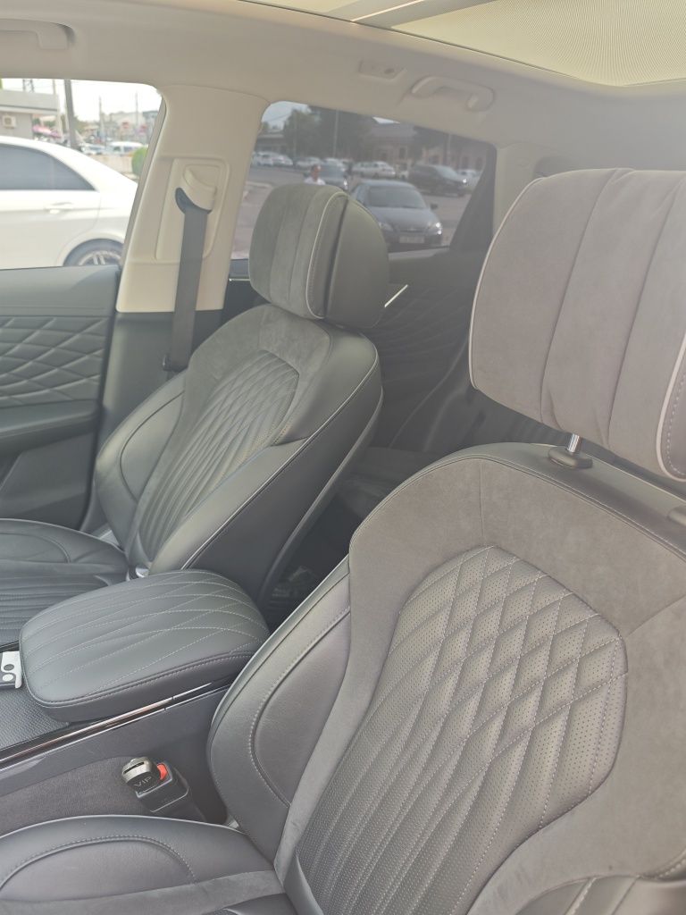 Hongqi hs5 2023 kraska tozz qora 25 prabek  12 oy tanirofka ruxsati bo