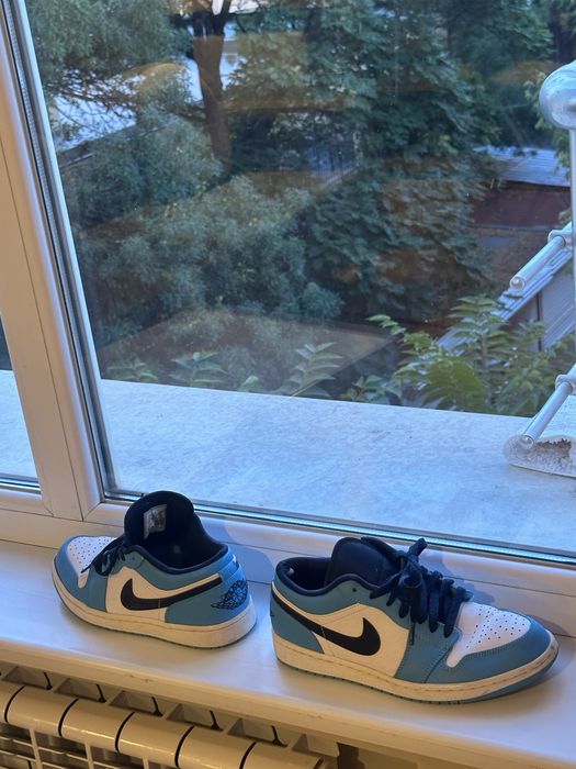 Nike Air Jordan 1 "University Blue" low sneakers