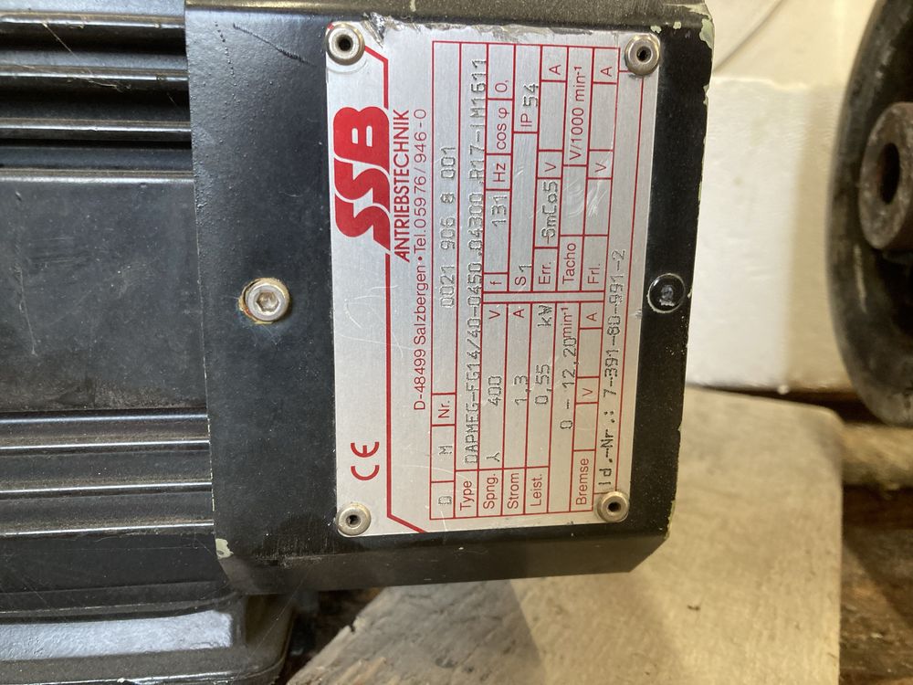 Servomotor cu reductor