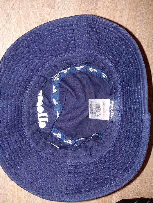 Шапка на Ellesse