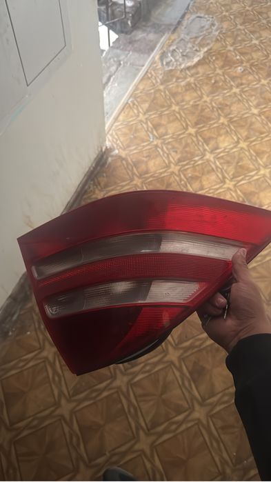 220 задный фар  продается комплект 30 тыс