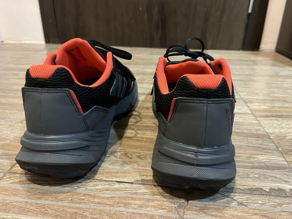 Нови мъжки маратонки Adidas terex 44.2/3.Стелка 28.5 см