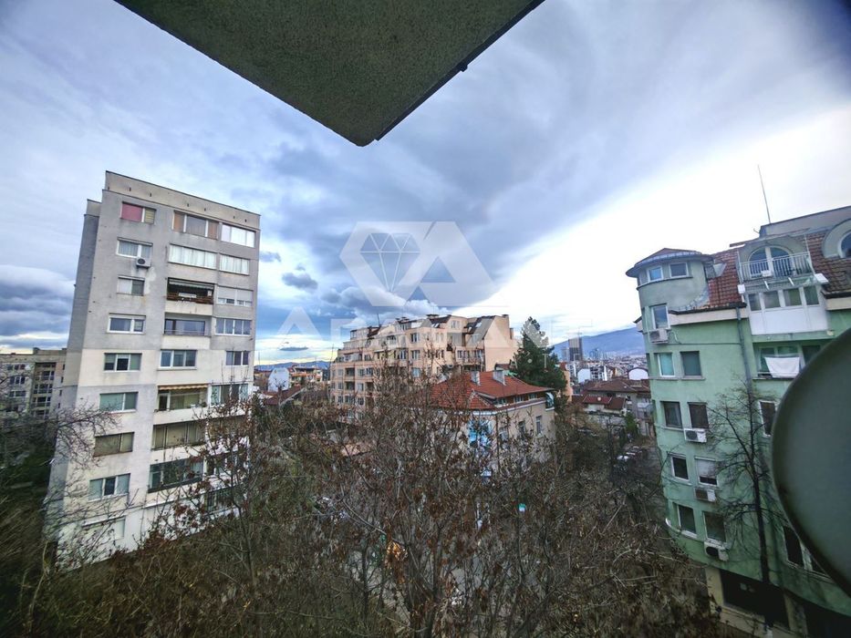 Дава се под наем Четиристаен апартамент в София, Банишора - 180 кв.м за 850 € - Снимка #11