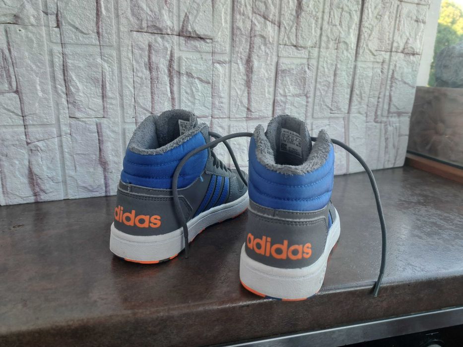 детски маратонки за момче,кецове,спортни обувки,Adidas,номер32,адидас