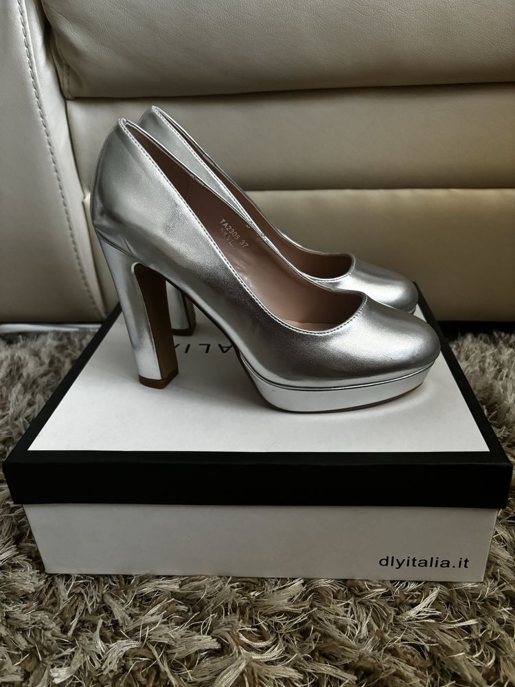 Pantofi eleganti