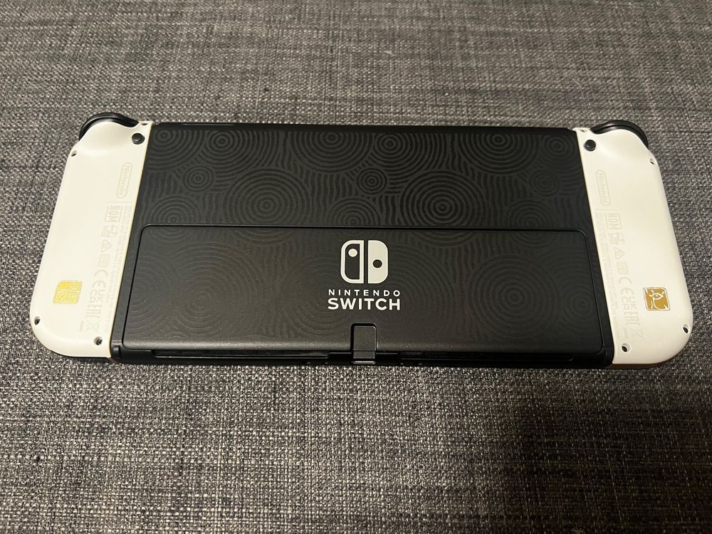 Nintendo Switch OLED Zelda TOTK Mega Package, stare perfectă
