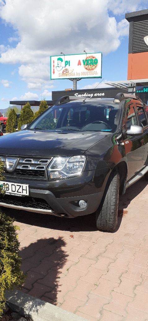 Vând Dacia Duster