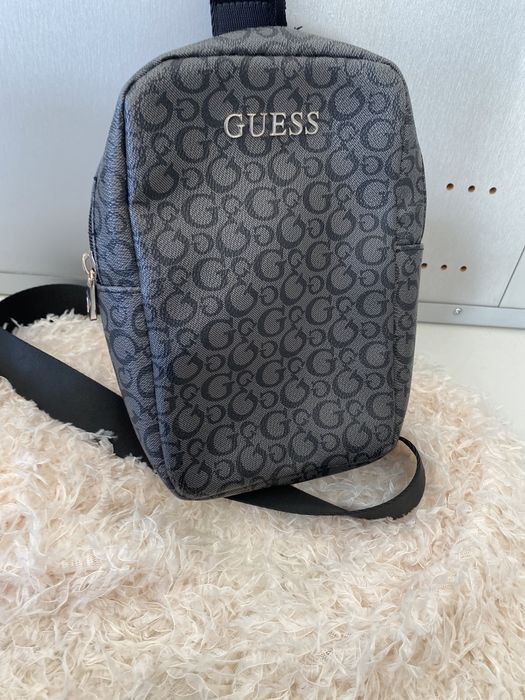 Geanta Guess barbateasca