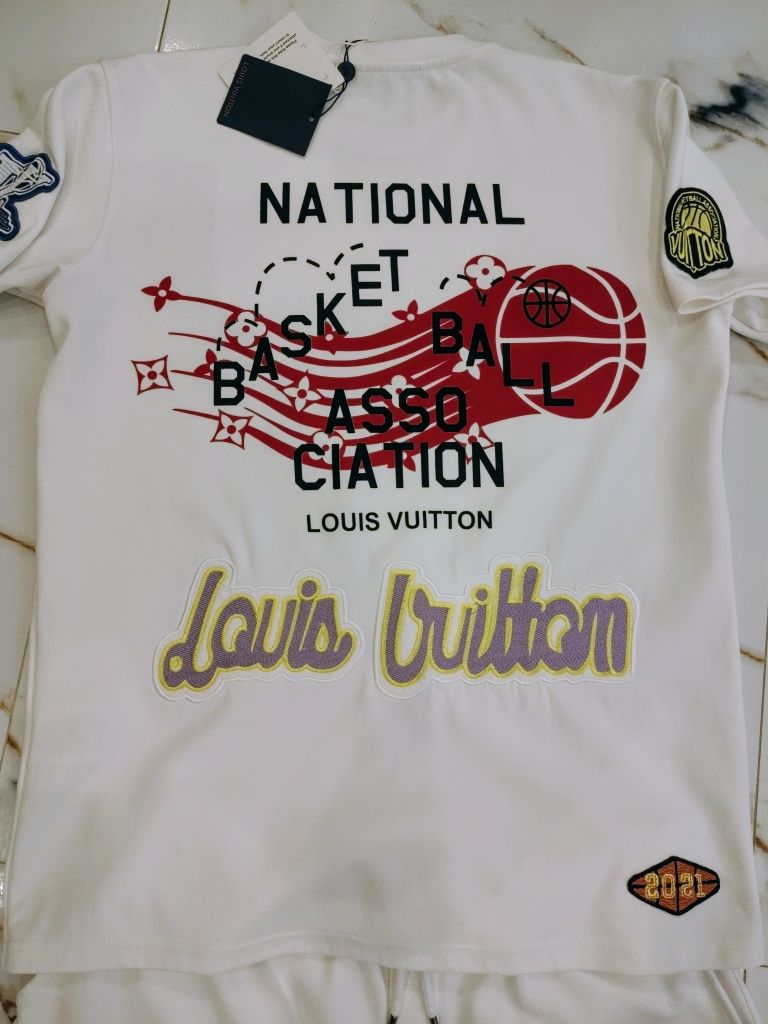 Compleu Louis Vuitton NBA edition  cea mai bună calitate logo brodat!
