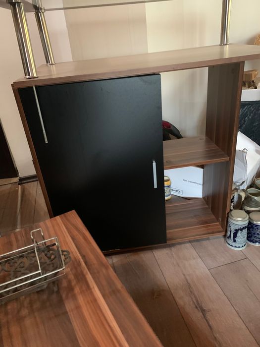 Секция с три части. С шкаф за телевизор