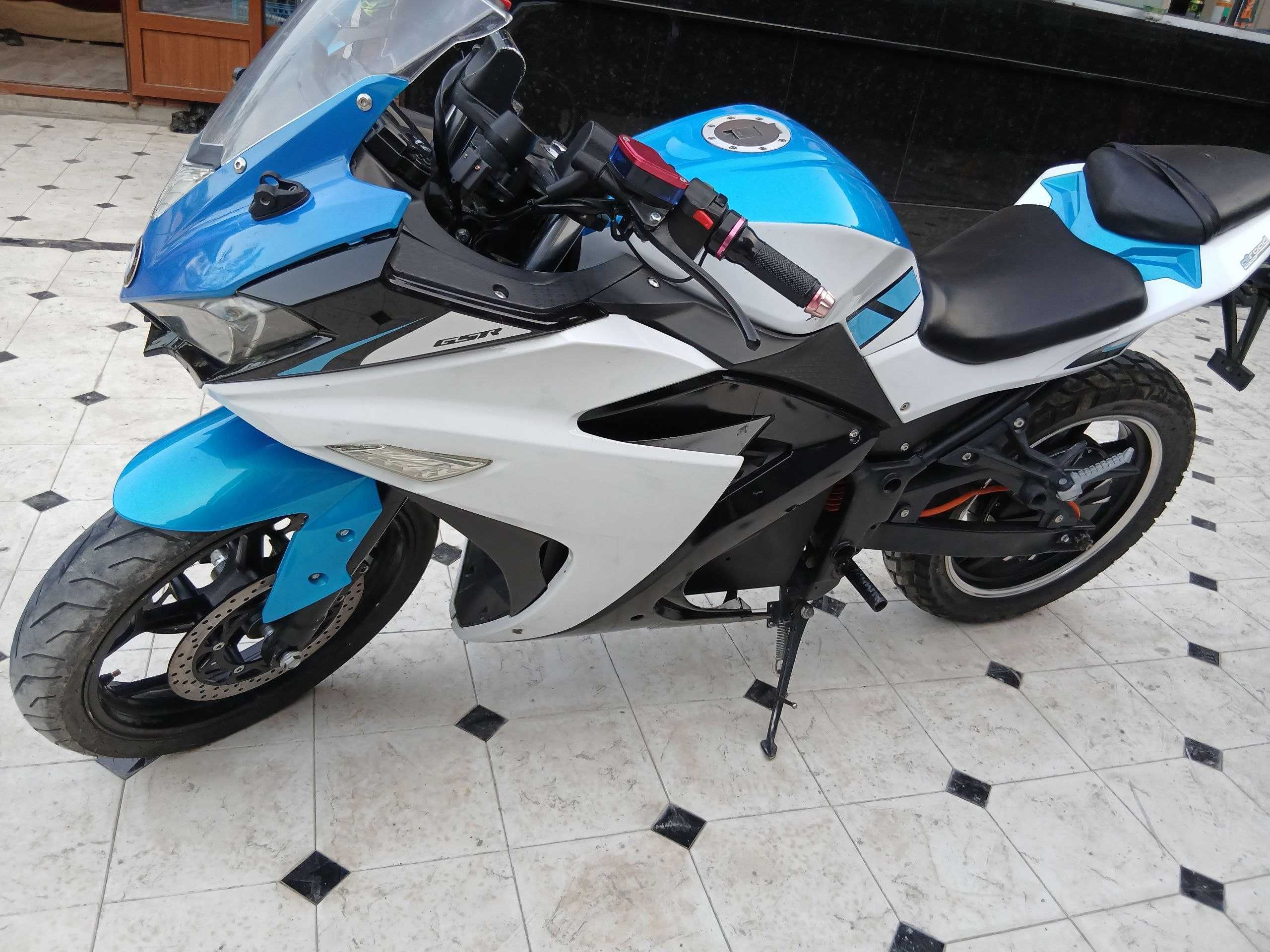 Elokrto bayk R3 BMW