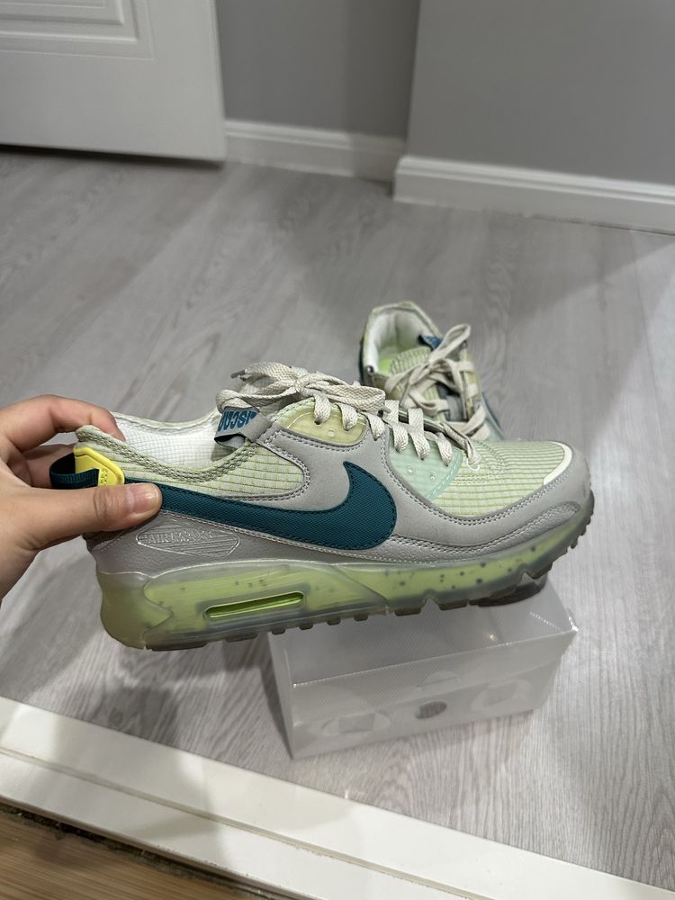 Кроссовки Nike 40р в очень хорошем качестве
