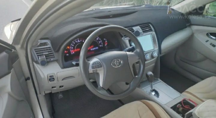 Продаю Toyota Camry (2009 г)