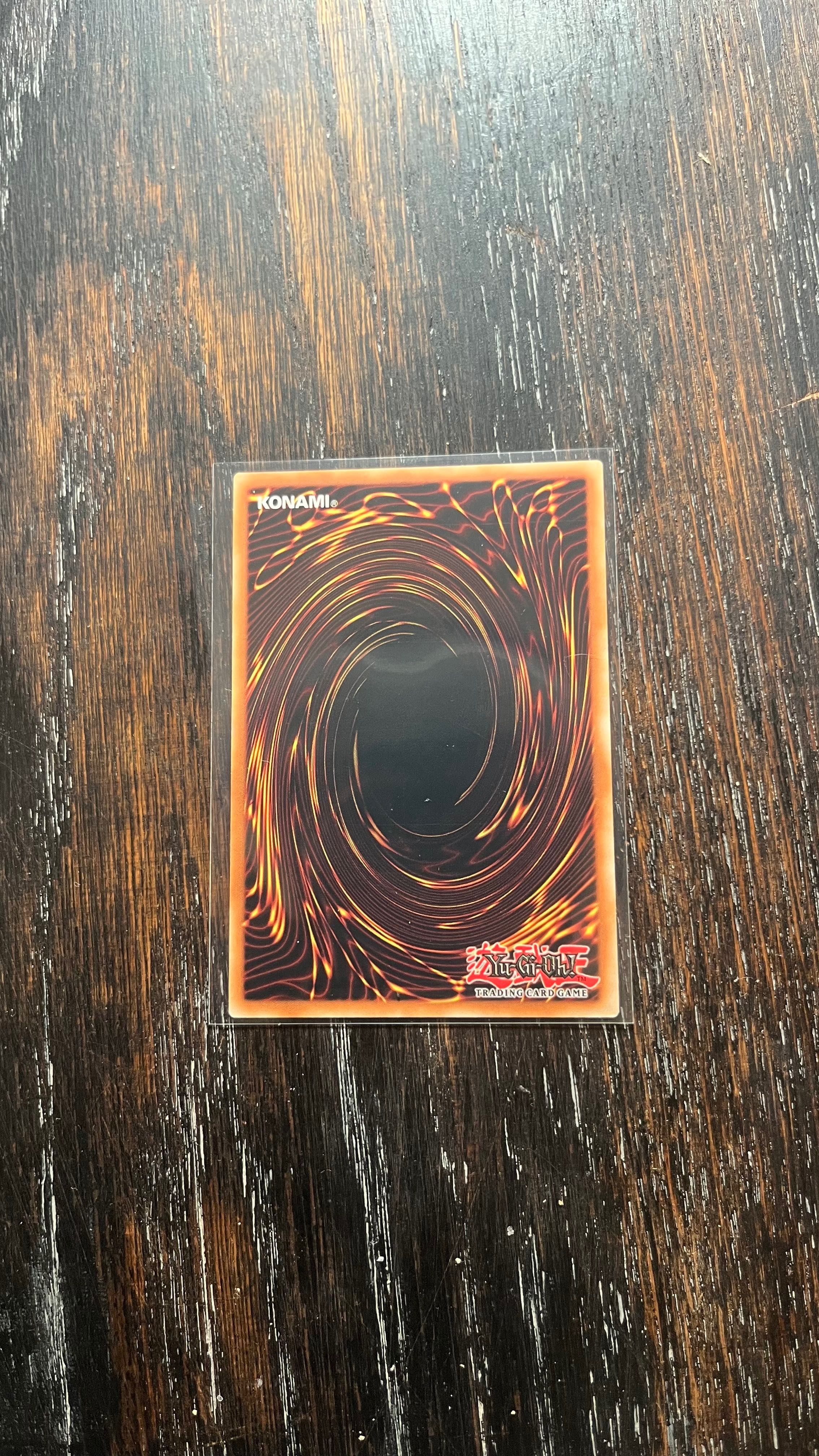 Продавам карта Yu Gi Oh италианска