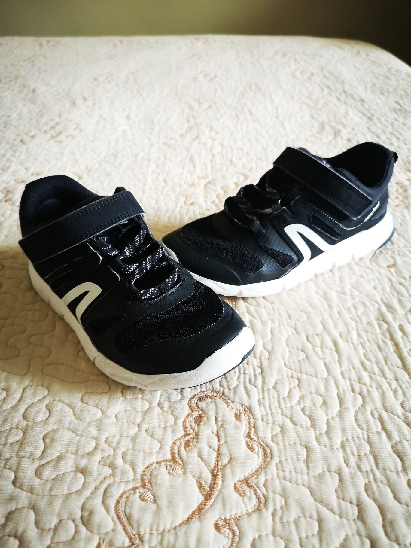 Adidași baieți 34