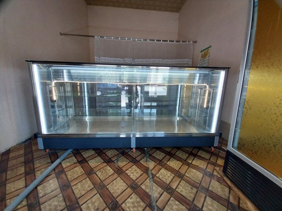 Холодильник витрина