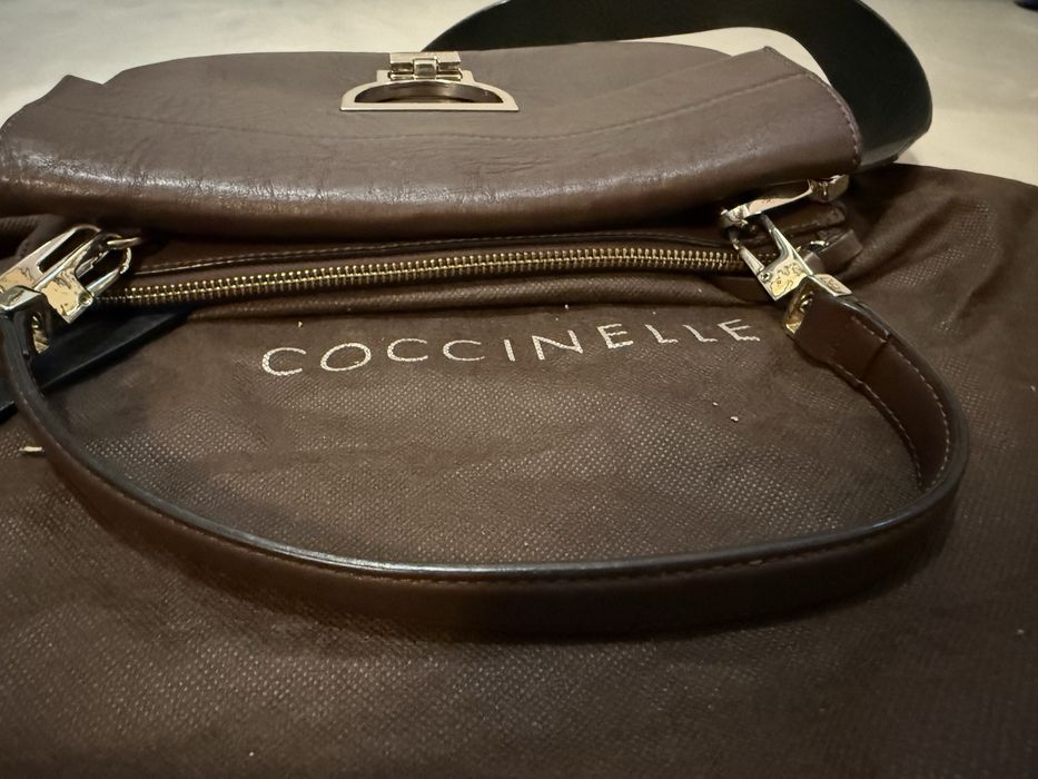 Кожена чанта Coccinelle Arlettis– оригинал