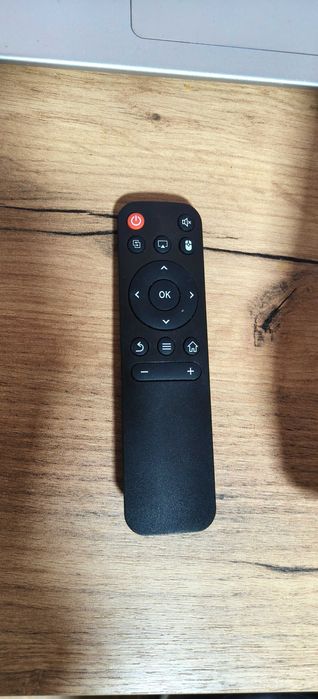 Proiector portabil cu android full hd cu telecomanda