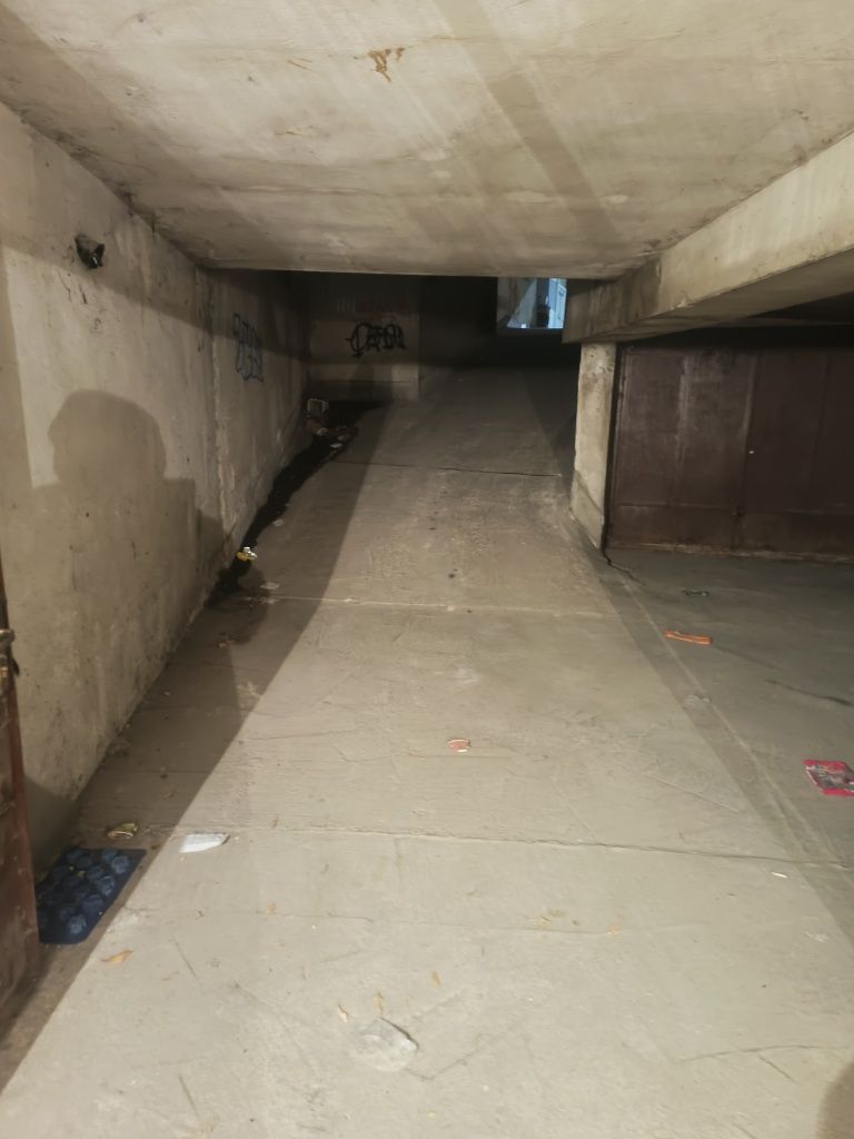 Дава се под наем Гараж / Паркомясто в Плевен, Широк център - 15 кв.м за 61.2 € - Снимка #2