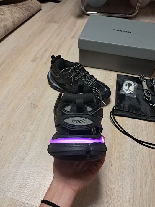 Balenciaga track led