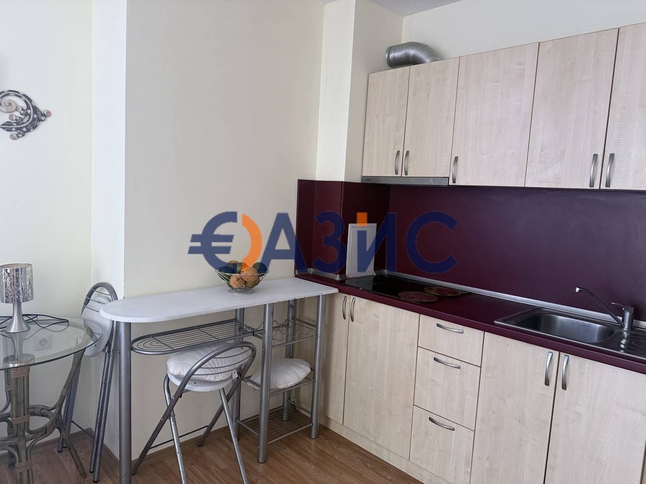 Продава се Двустаен апартамент в к.к. Слънчев бряг - 60 кв.м за 1225 €/кв.м - Снимка #3