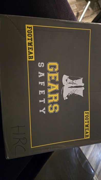 Bocanci de lucru cu bombeu compozit