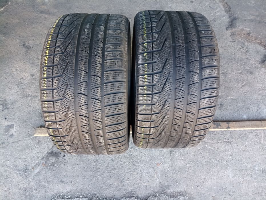 2 anvelope de iarna Pirelli 285/35 R19 dot 2318