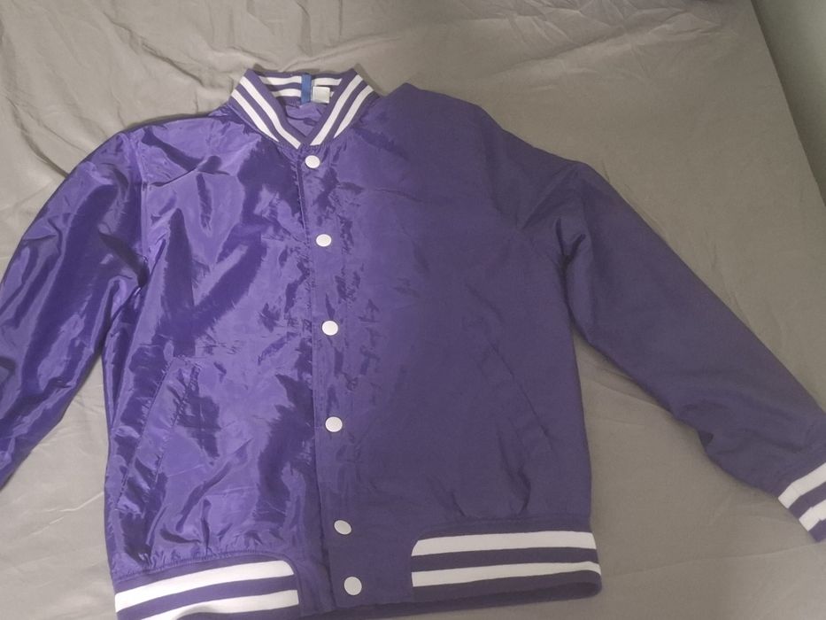 Продават се дамски якета