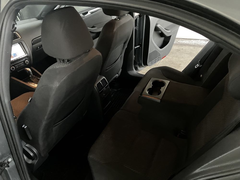 VW Jetta 1.6 TDI 105 к.c. BLUEMOTION