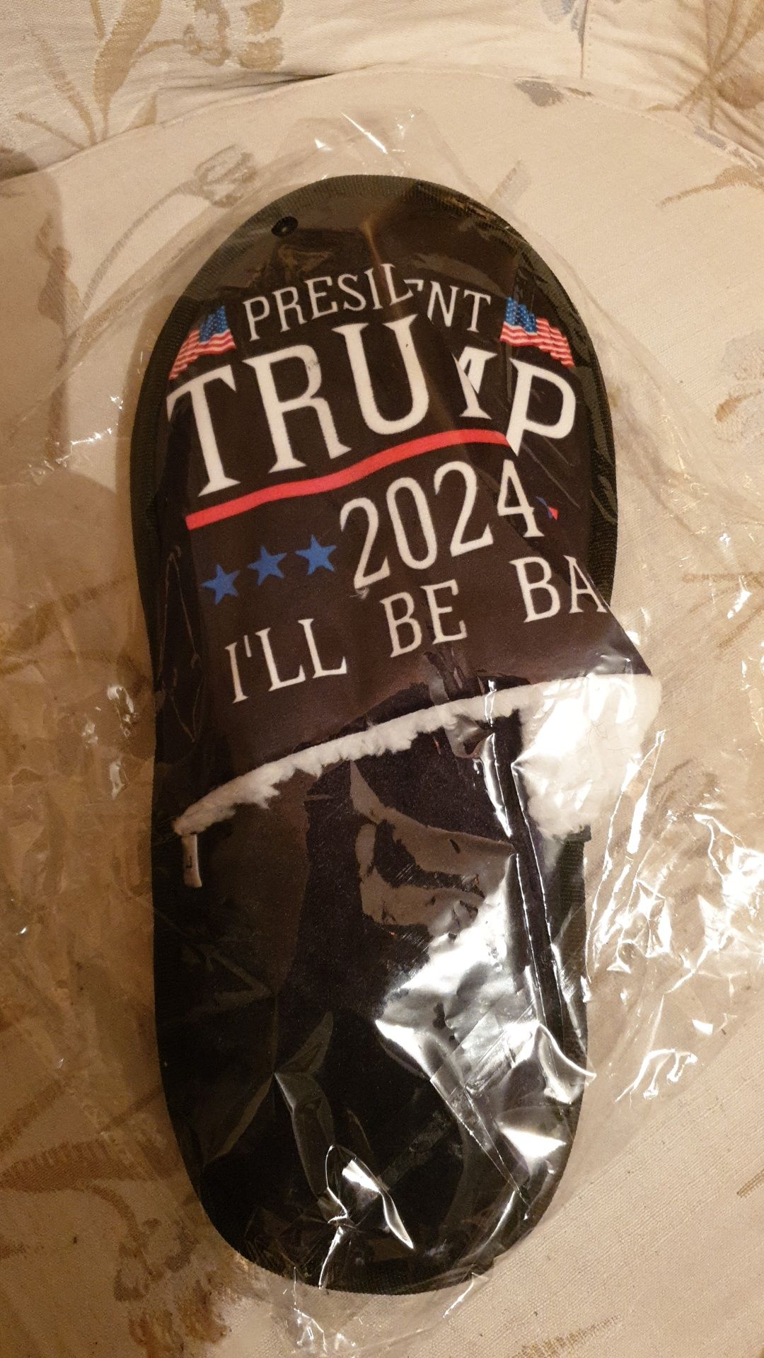 Papuci Donald Trump Campanie 2024
