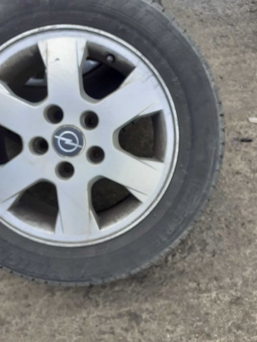 Vînd jante si anvelopa pt Opel 185.65.15  4 buc de vară