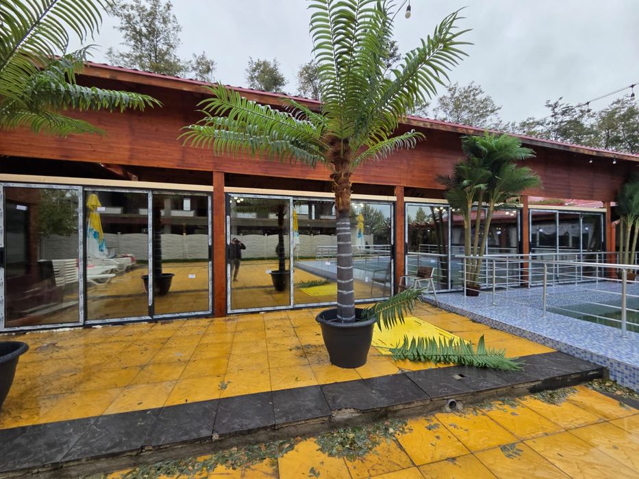 Inchderi terase cu usi glisante din aluminiu cu geam termopan