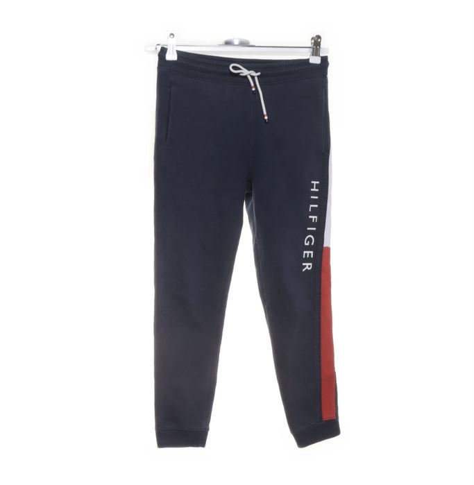 Pantaloni trening