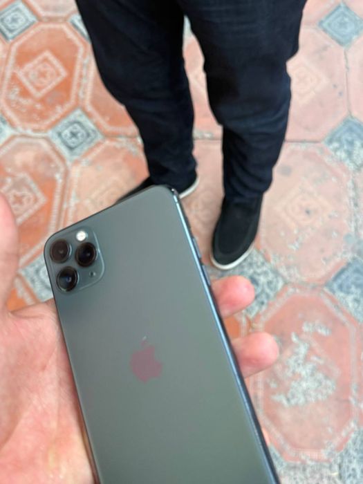 Ayfon 11 pro max sotiladi ………
