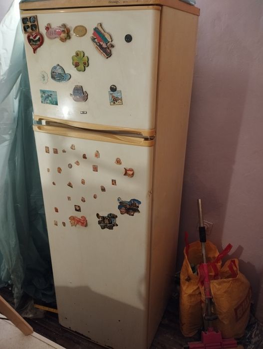 Работещ хладилник Snaige, подарявам