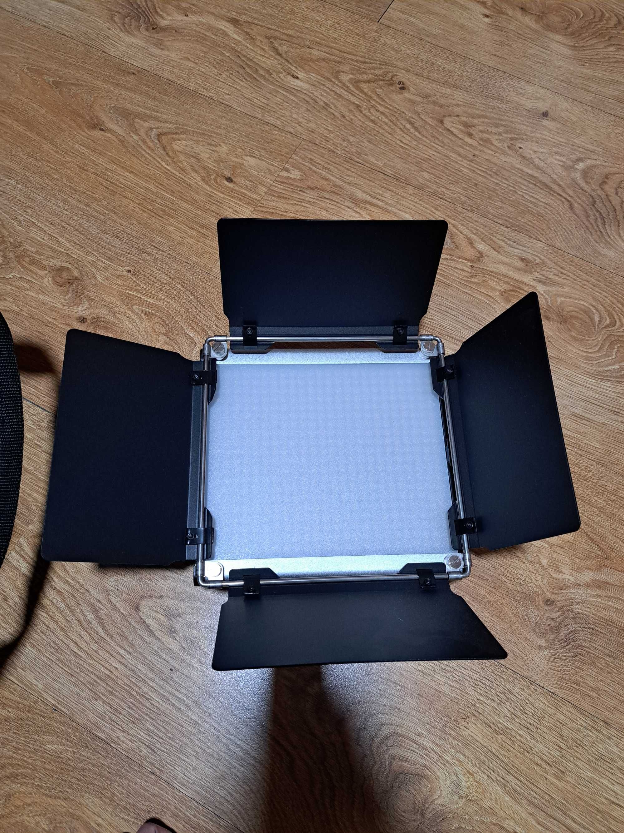 Kit 2 panouri LED Bi-color, Neewer, cu telecomanda control fara fir.