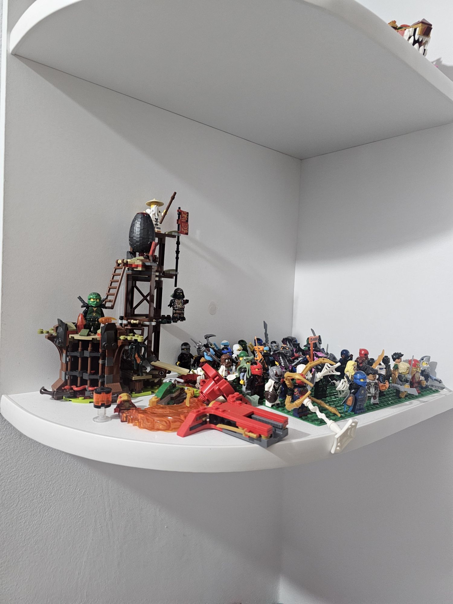Vând colecție lego pe toată prețul se poate negocia