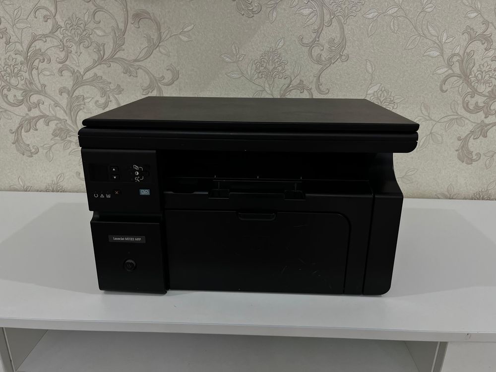 Продаю б/у принтер HP LaserJet M1132 MFP (3 в 1)