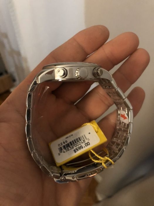 Invicta чисто нов и оригинален часовник