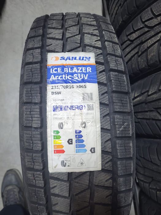 Шины зимние 235/70R16