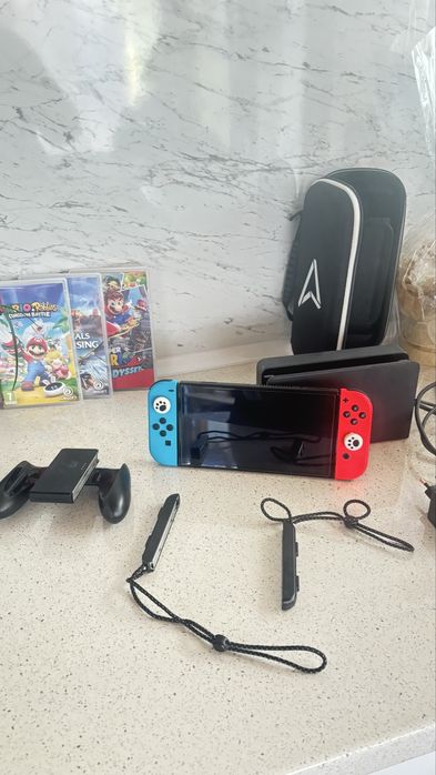Nintendo switch oled 64g като ново