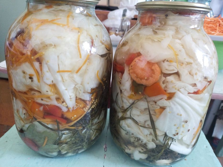 Капуста маринованная хрустящая с морковью  2 литра