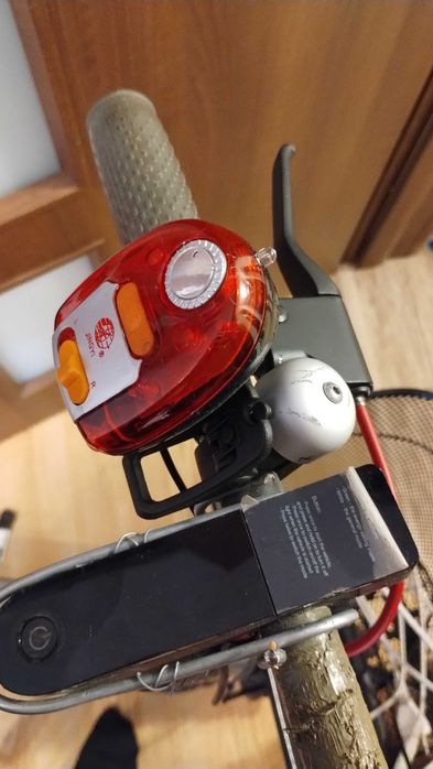 Trotineta el.pliabila XIAOMI Mi M365 25 km/ora 8 1/2" amortizor fata