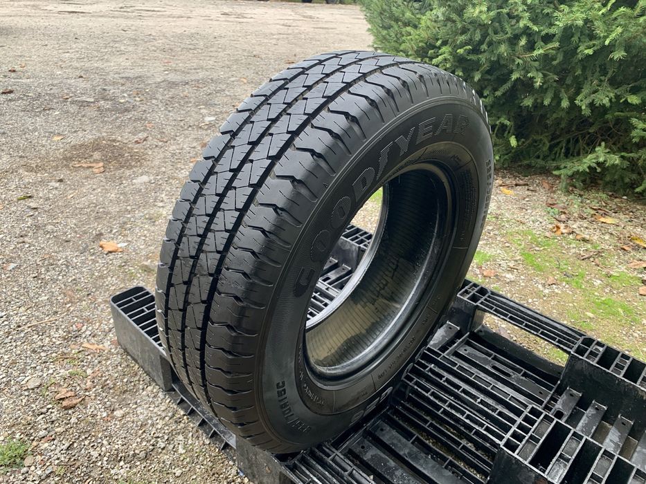 НОВА ЗИМНА ГУМА Goodyear 205/70/15C за бус Iveco Daily,Ducato,Boxer